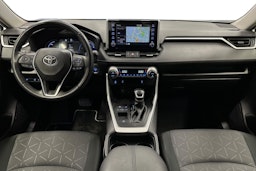 valkoinen Toyota RAV4 2020 kuva 9.