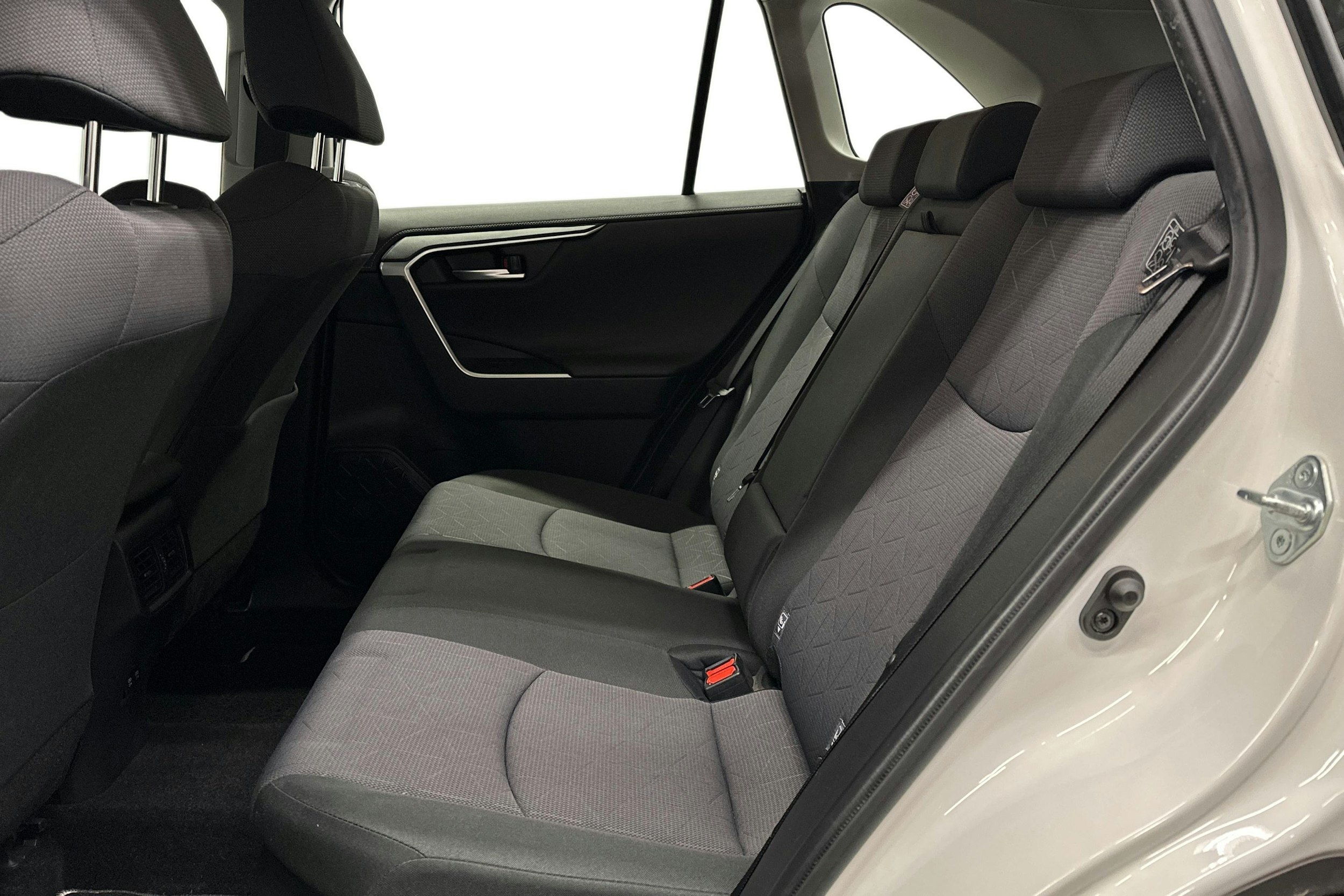 valkoinen Toyota RAV4 2020 kuva 10.