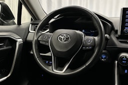 valkoinen Toyota RAV4 2020 kuva 16.