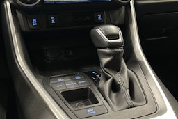 valkoinen Toyota RAV4 2020 kuva 17.