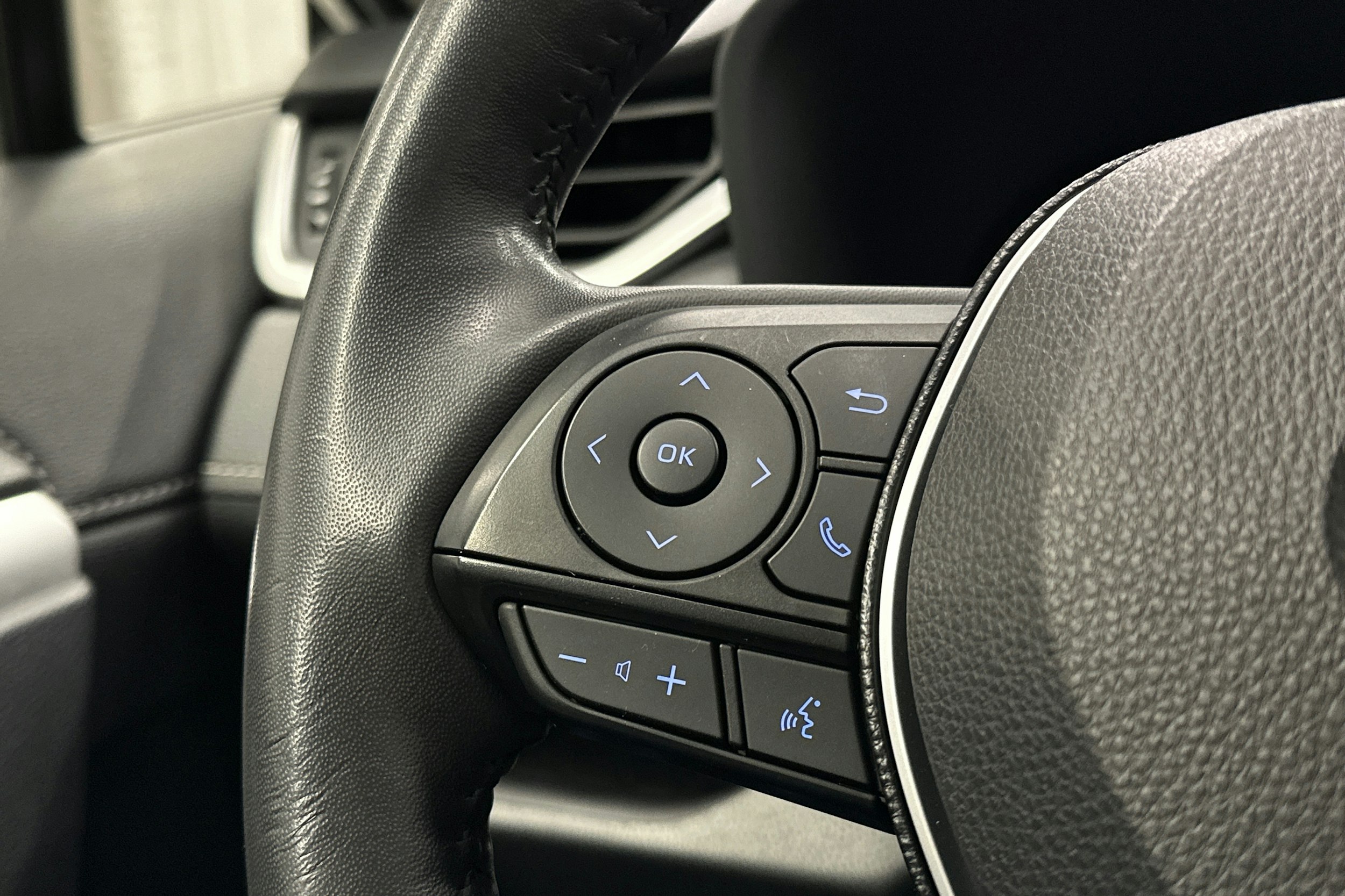 valkoinen Toyota RAV4 2020 kuva 20.