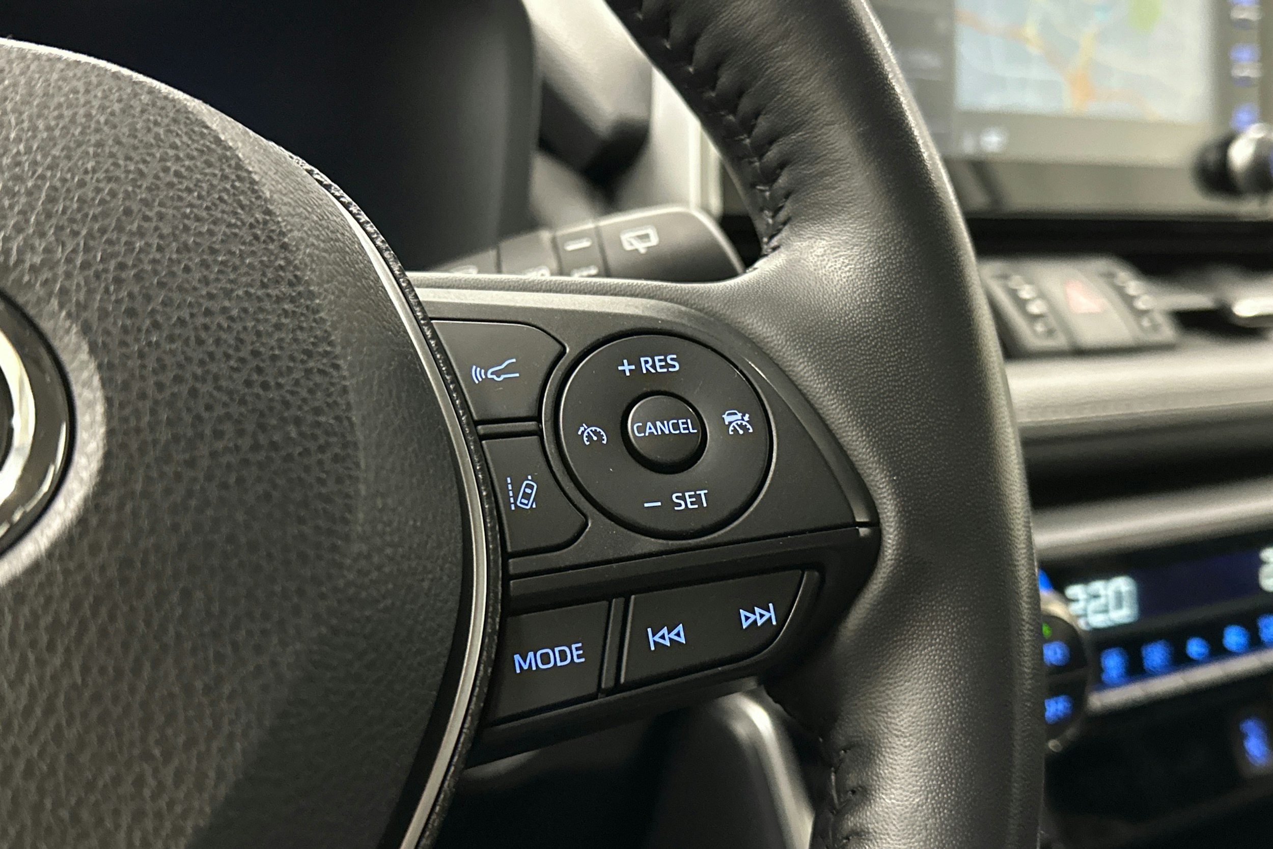 valkoinen Toyota RAV4 2020 kuva 21.