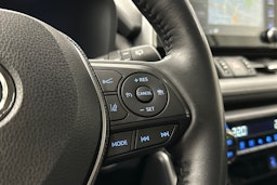 valkoinen Toyota RAV4 2020 kuva 21.