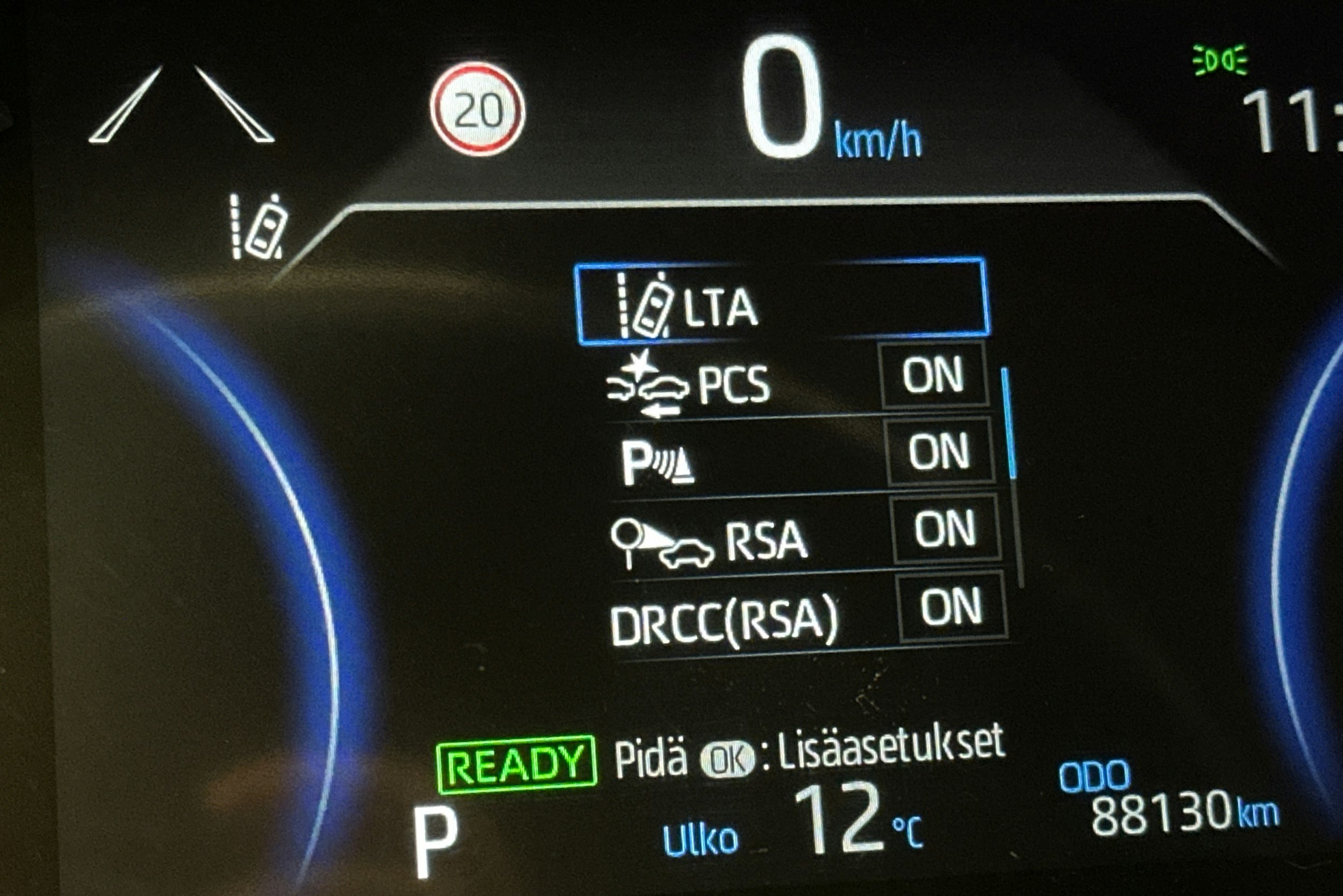 valkoinen Toyota RAV4 2020 kuva 22.