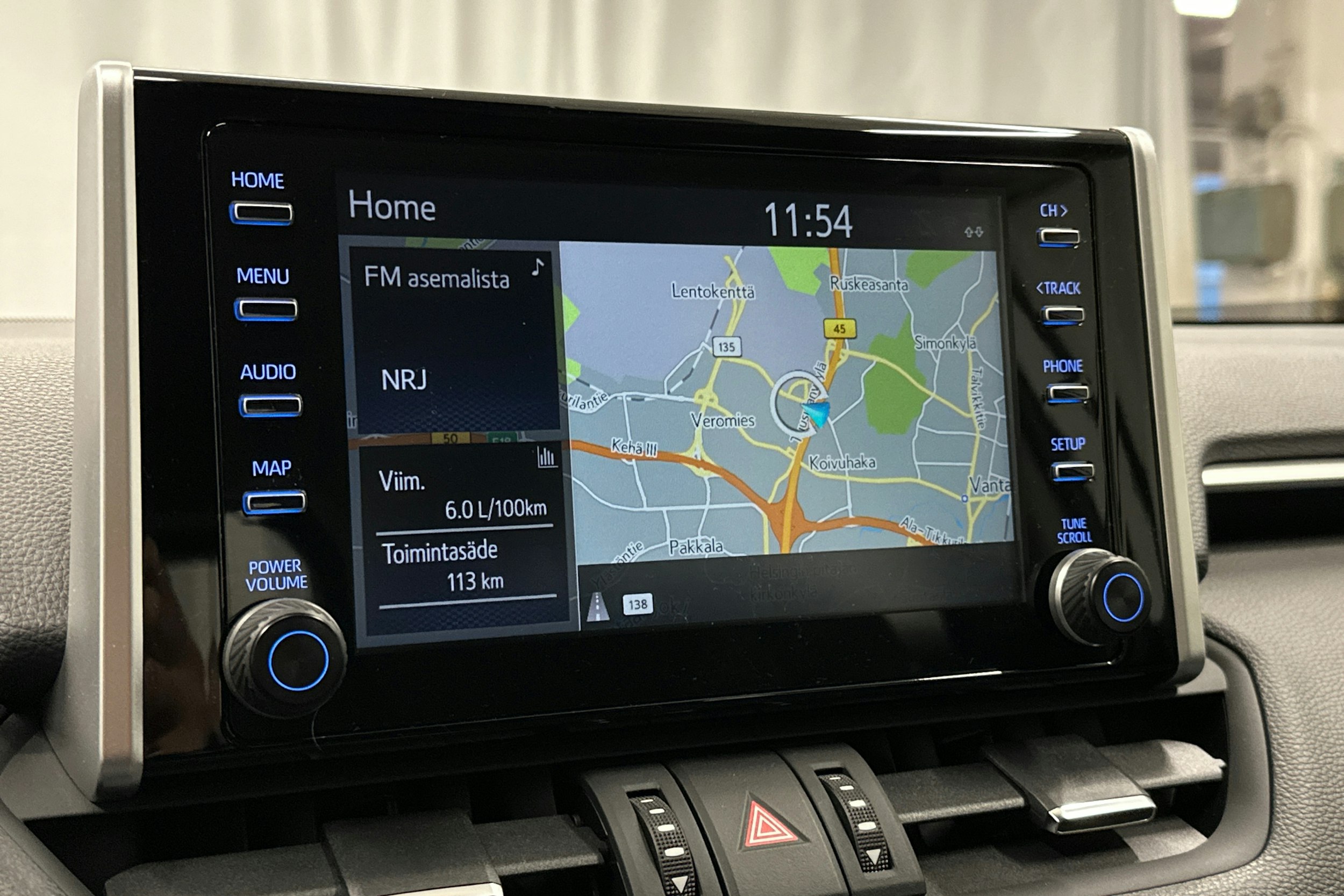 valkoinen Toyota RAV4 2020 kuva 23.