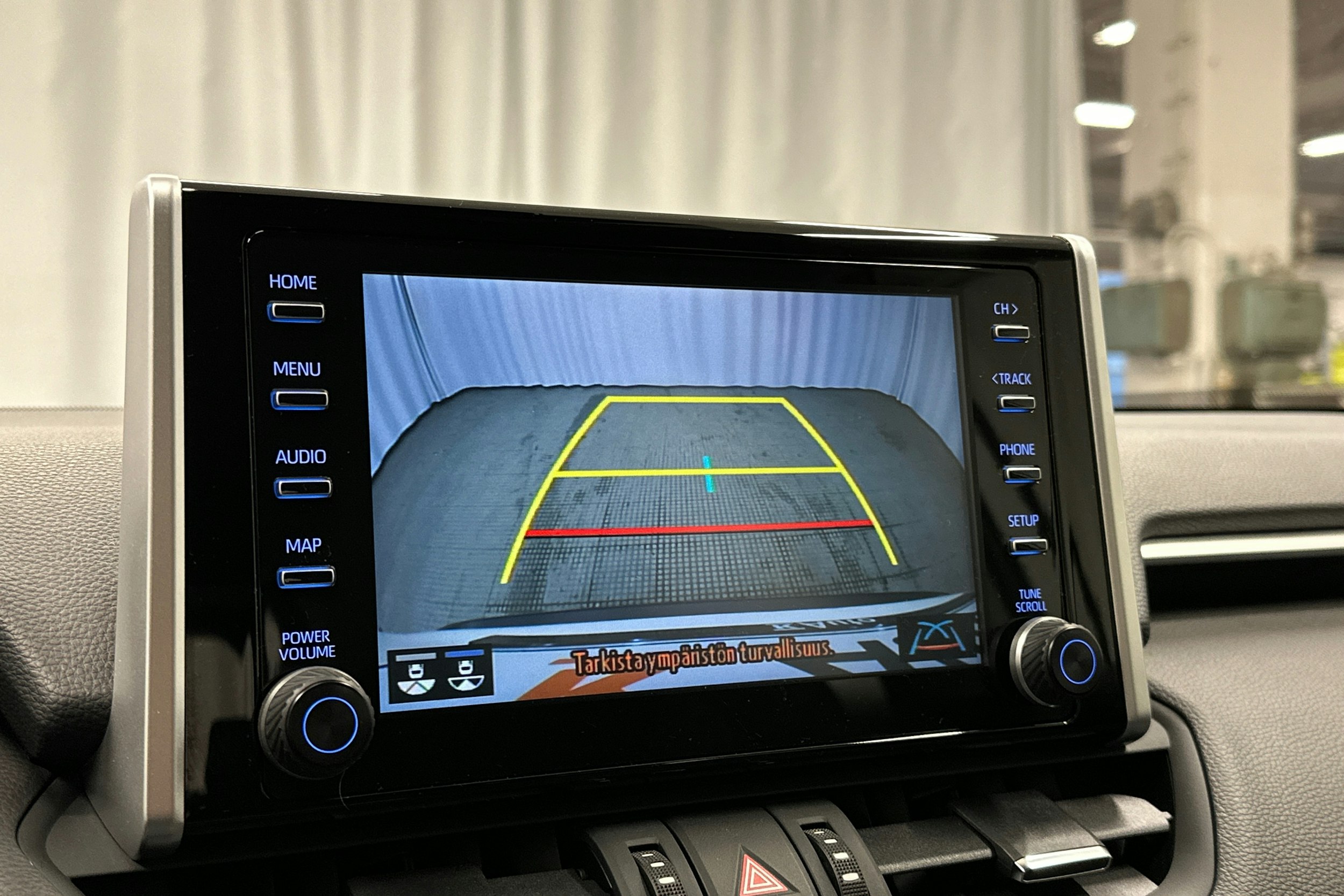 valkoinen Toyota RAV4 2020 kuva 24.