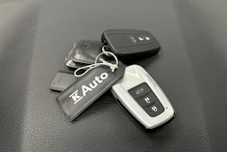 met. sininen Toyota RAV4 2020 kuva 32.