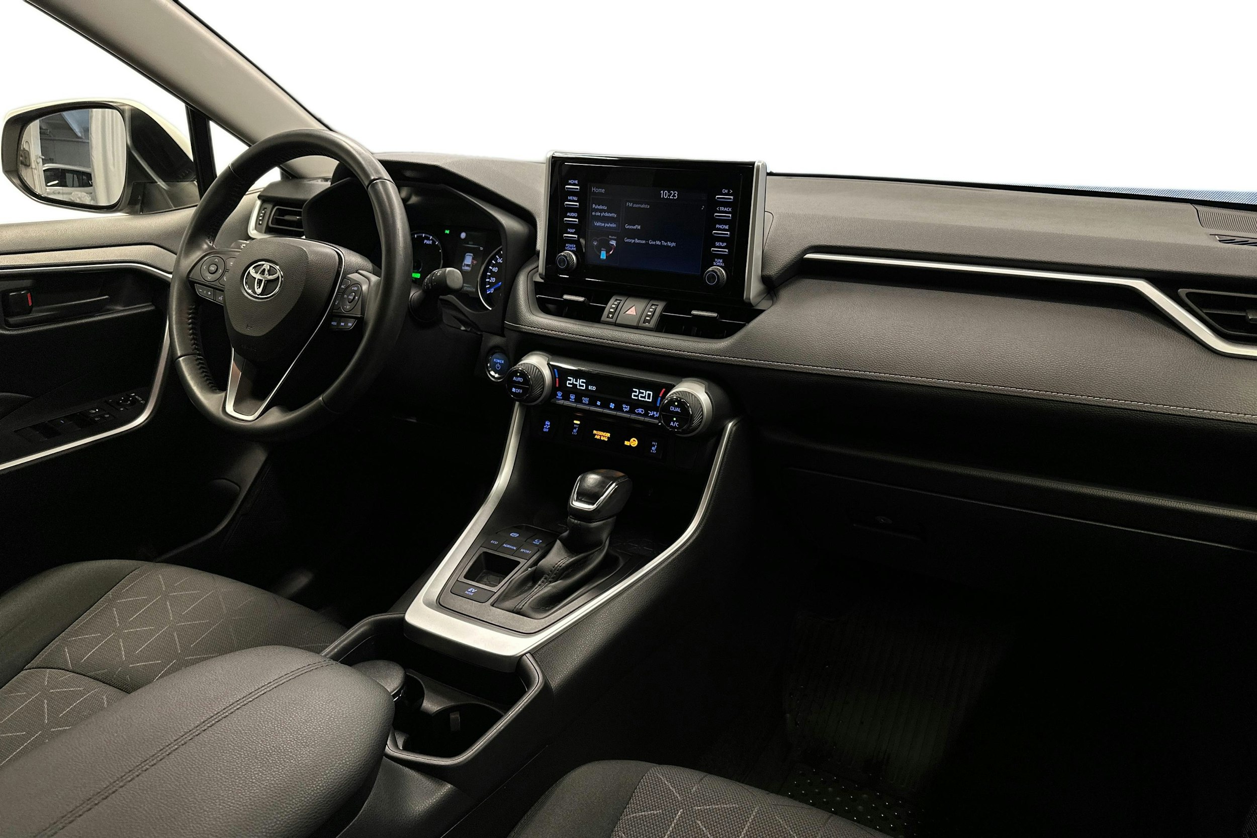 valkoinen Toyota RAV4 2020 kuva 9.