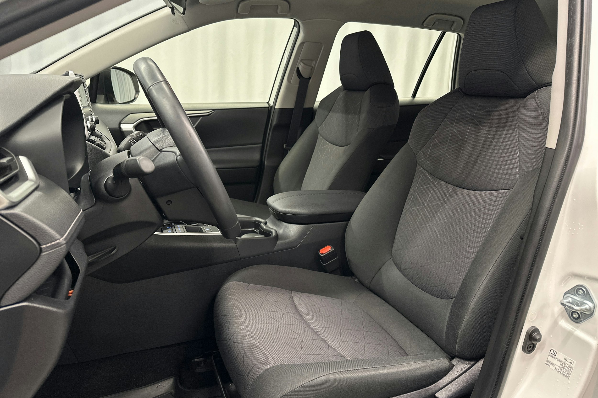 valkoinen Toyota RAV4 2020 kuva 14.