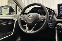 valkoinen Toyota RAV4 2020 kuva 15.