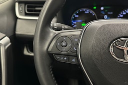 valkoinen Toyota RAV4 2020 kuva 16.