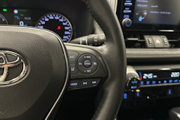 valkoinen Toyota RAV4 2020 kuva 17.