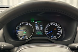 valkoinen Toyota RAV4 2020 kuva 20.