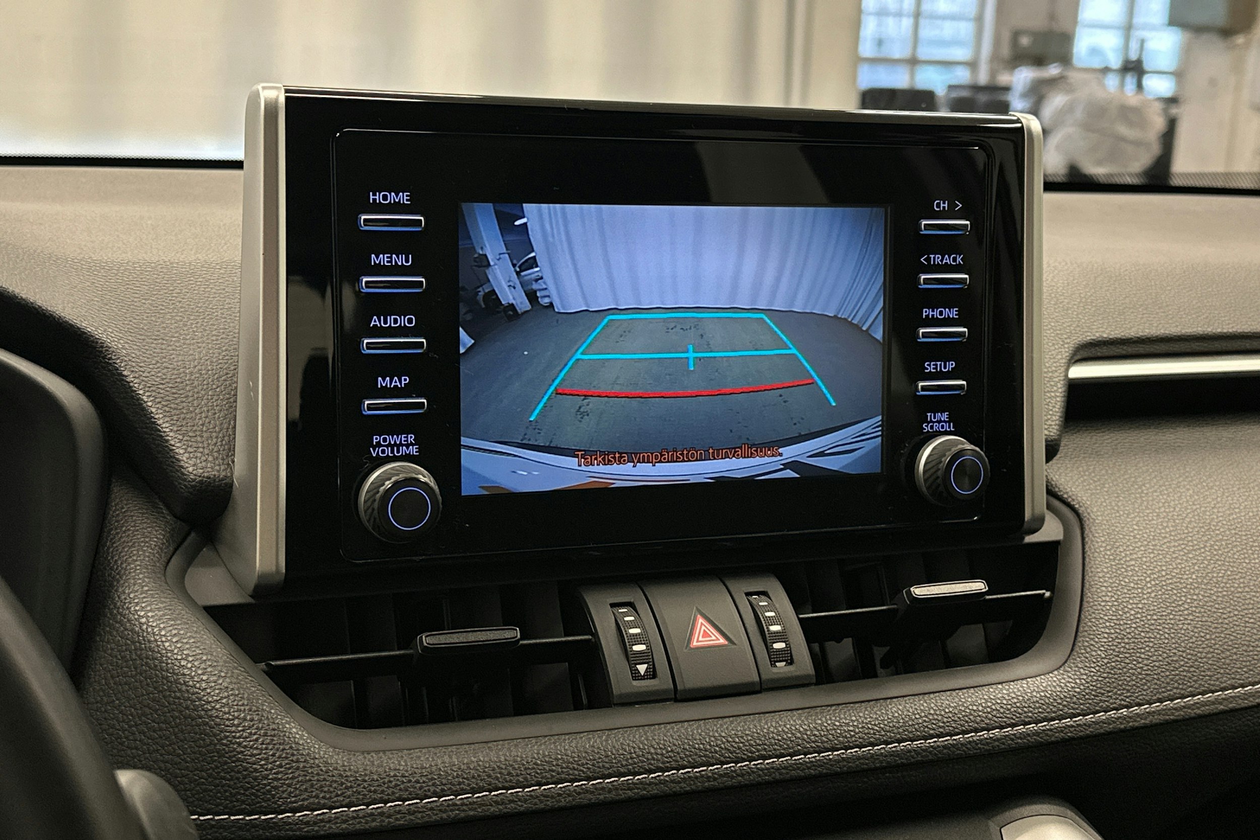 valkoinen Toyota RAV4 2020 kuva 24.