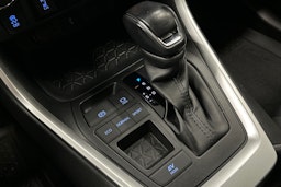 valkoinen Toyota RAV4 2020 kuva 26.