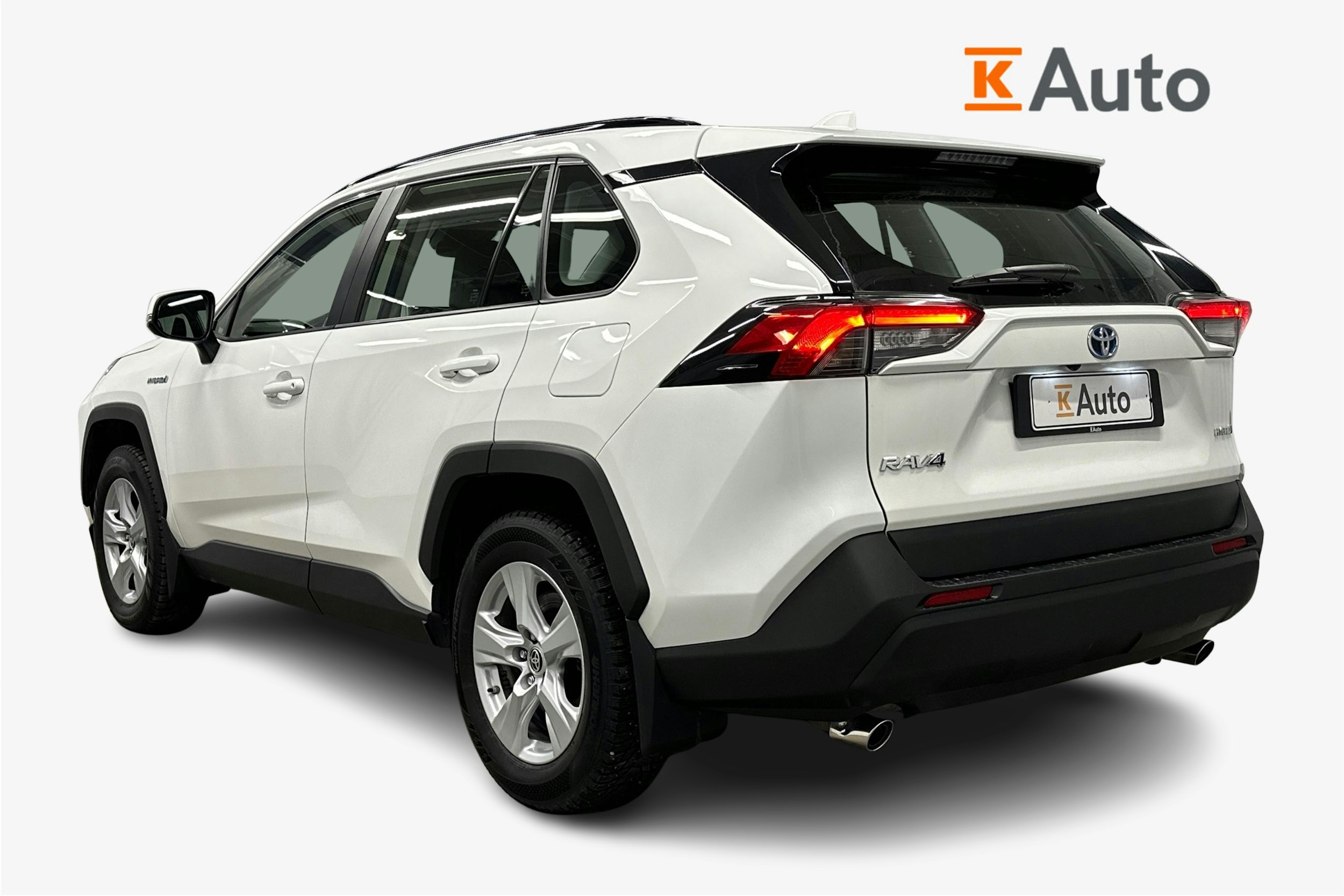 valkoinen Toyota RAV4 2020 kuva 2.