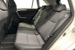 valkoinen Toyota RAV4 2020 kuva 10.