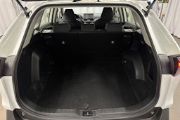 valkoinen Toyota RAV4 2020 kuva 14.