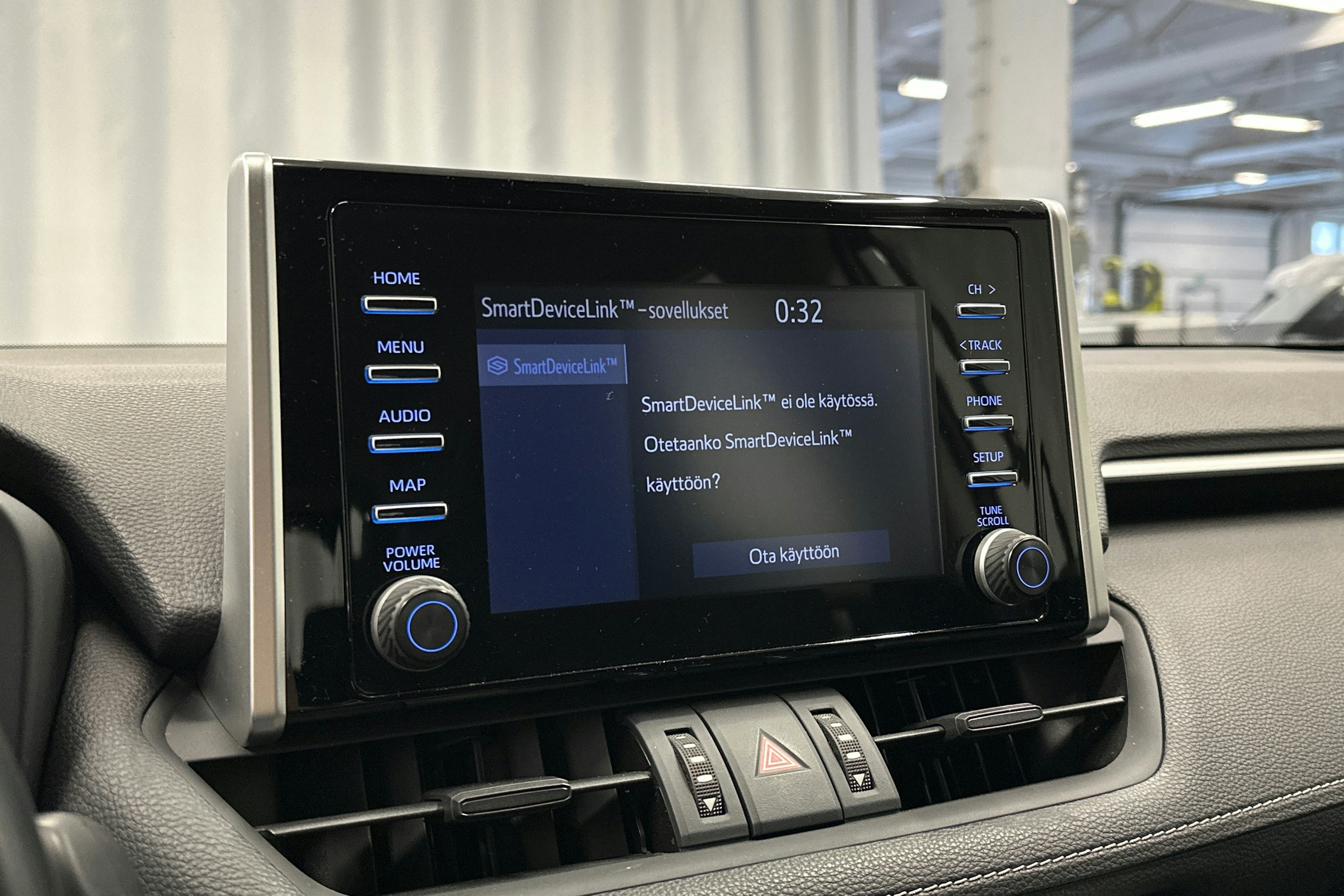 valkoinen Toyota RAV4 2020 kuva 22.