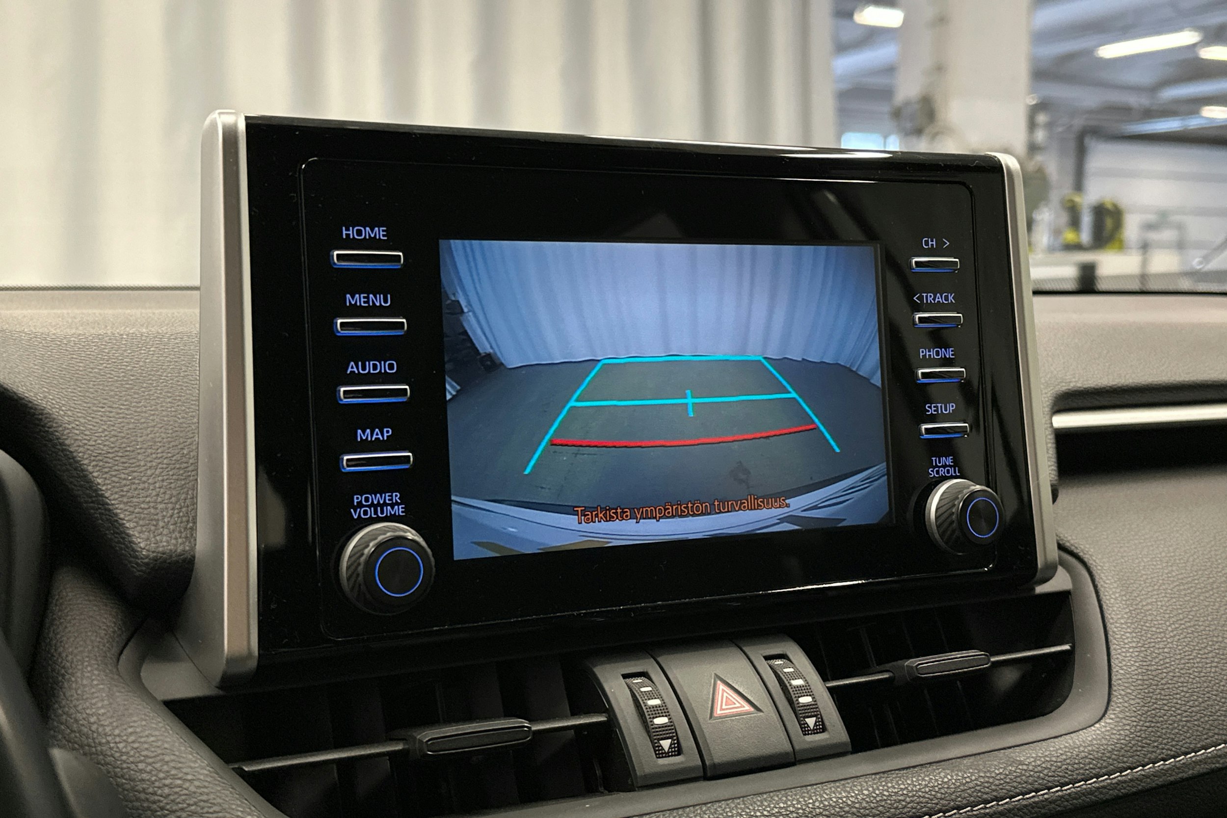 valkoinen Toyota RAV4 2020 kuva 23.