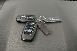 valkoinen Toyota RAV4 2020 kuva 24.