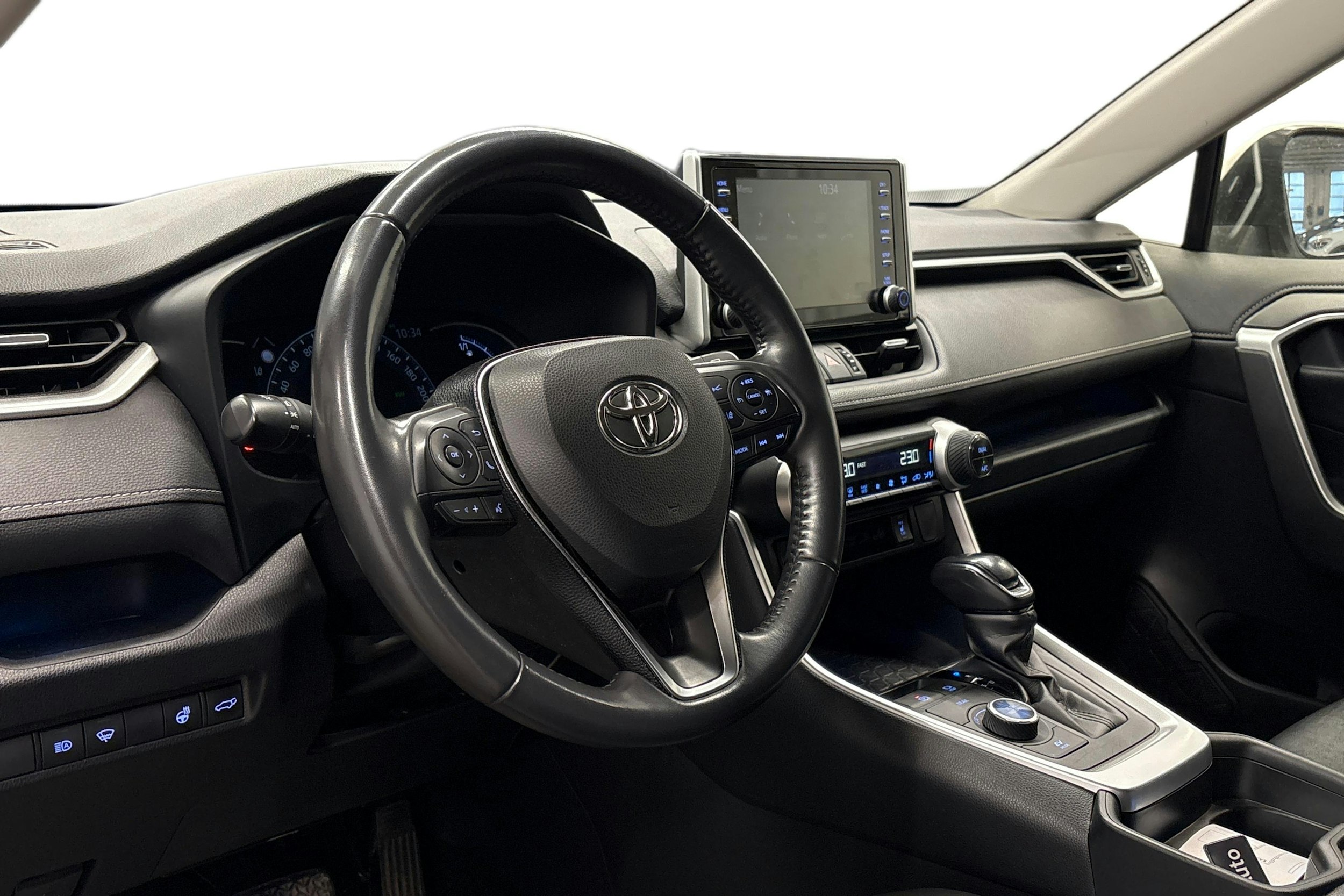 valkoinen Toyota RAV4 2020 kuva 3.