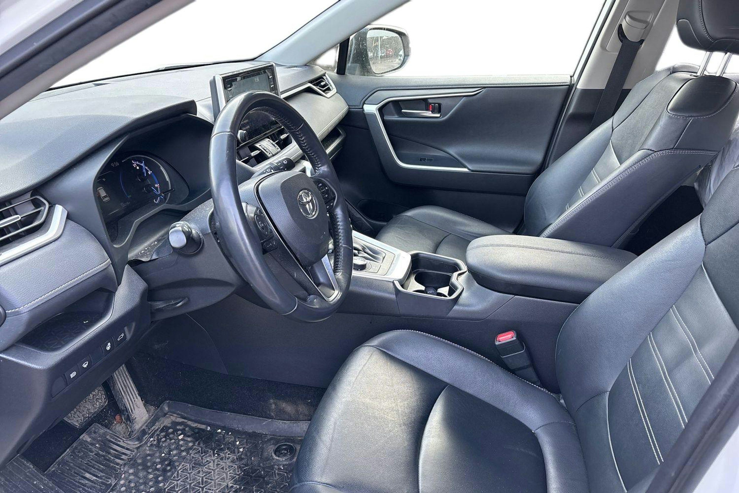 valkoinen Toyota RAV4 2020 kuva 3.