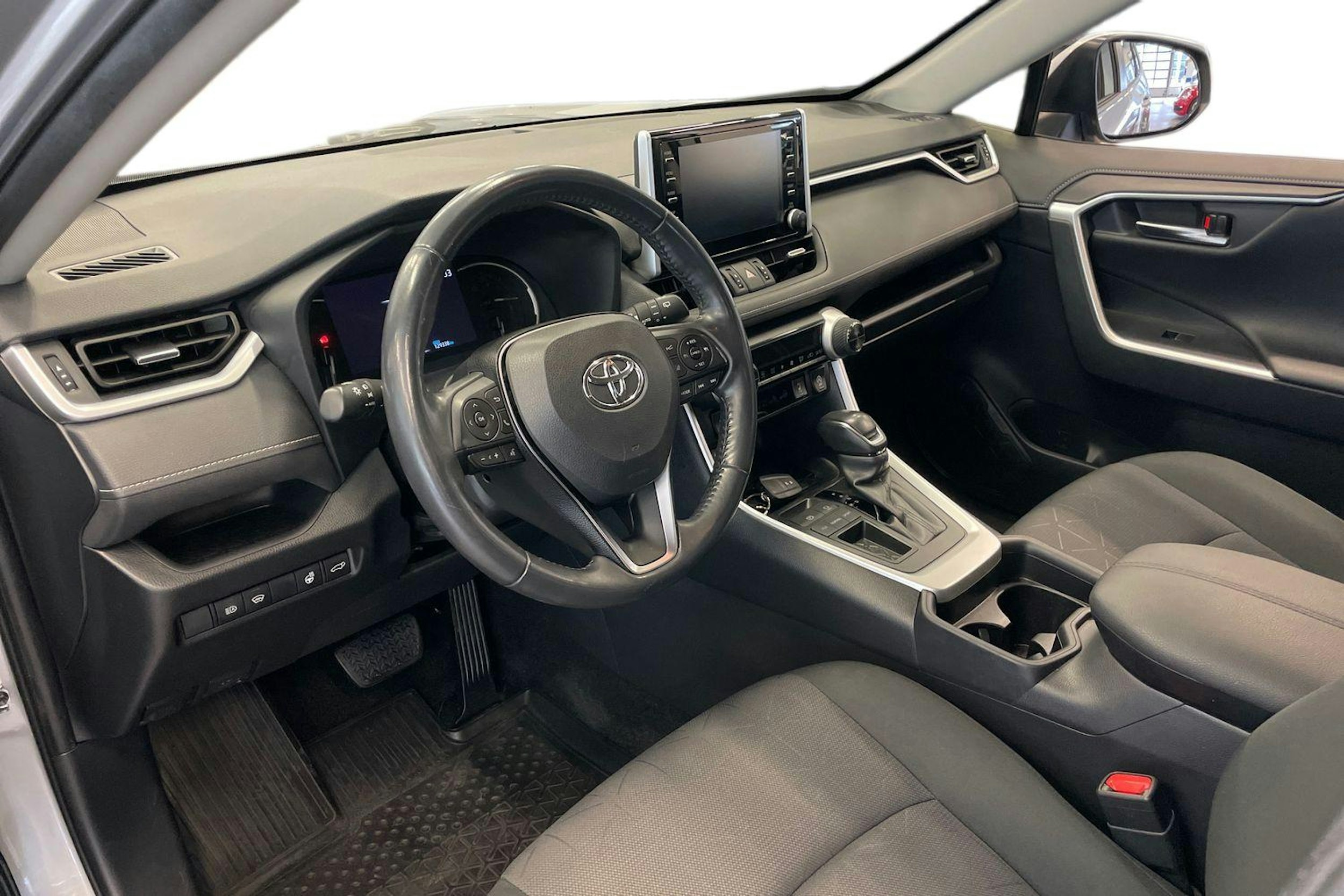 Hopea Toyota RAV4 2020 kuva 7.