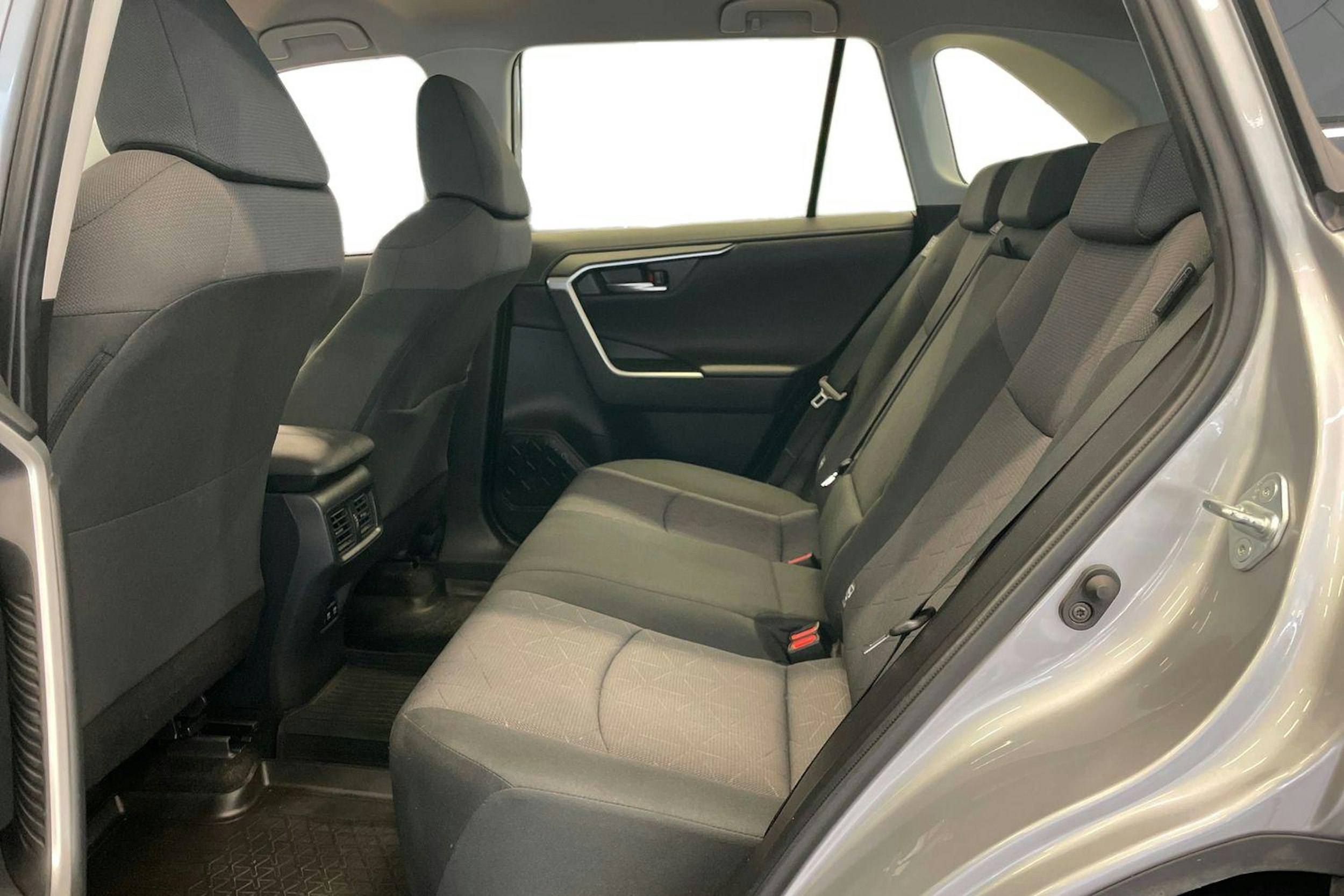 Hopea Toyota RAV4 2020 kuva 10.