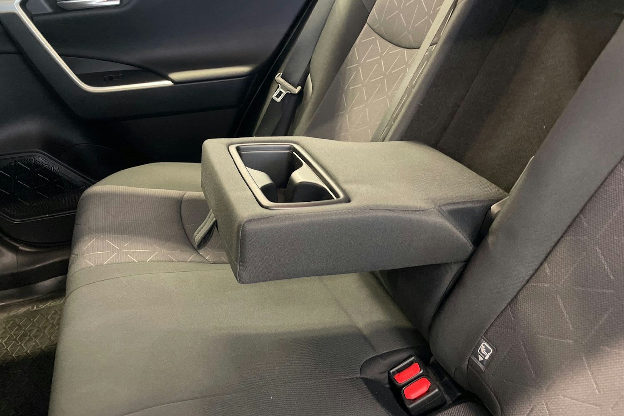 Hopea Toyota RAV4 2020 kuva 15.