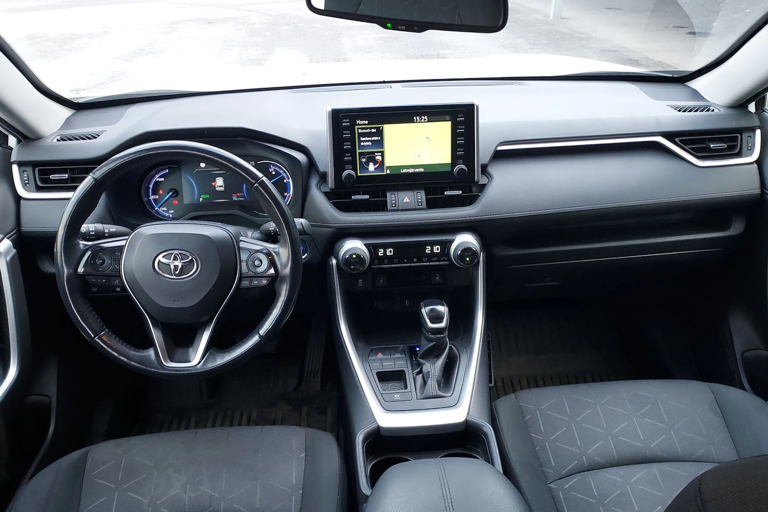 valkoinen Toyota RAV4 2020 kuva 5.
