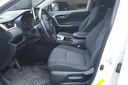 valkoinen Toyota RAV4 2020 kuva 6.