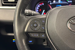 musta Toyota RAV4 2020 kuva 13.