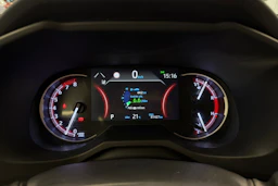 musta Toyota RAV4 2020 kuva 15.