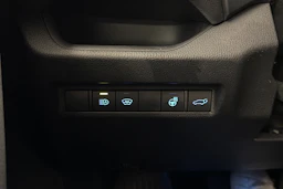 musta Toyota RAV4 2020 kuva 16.