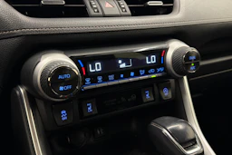 musta Toyota RAV4 2020 kuva 19.