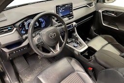 musta Toyota RAV4 2021 kuva 7.