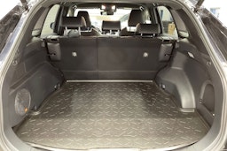 musta Toyota RAV4 2021 kuva 15.