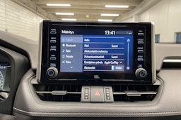 musta Toyota RAV4 2021 kuva 18.