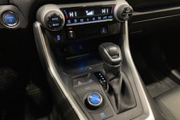 musta Toyota RAV4 2021 kuva 21.