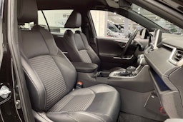 musta Toyota RAV4 2021 kuva 27.