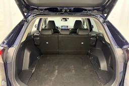 Sininen Toyota RAV4 2020 kuva 11.