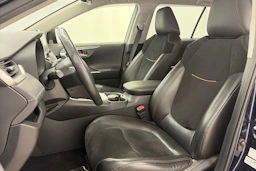 Sininen Toyota RAV4 2020 kuva 13.