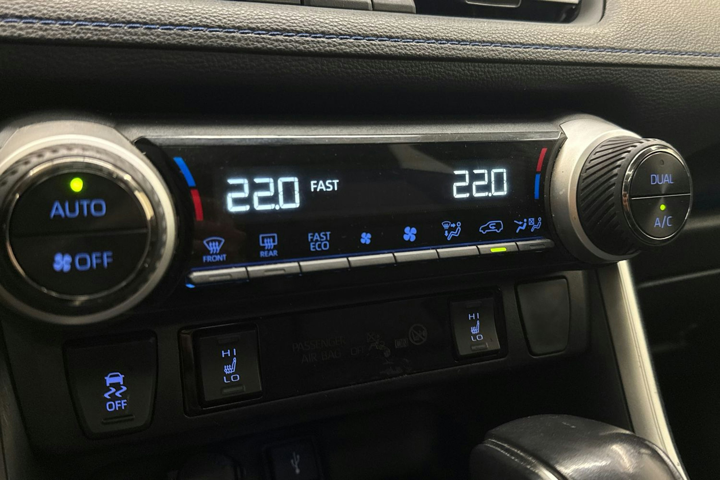 sininen Toyota RAV4 2020 kuva 26.