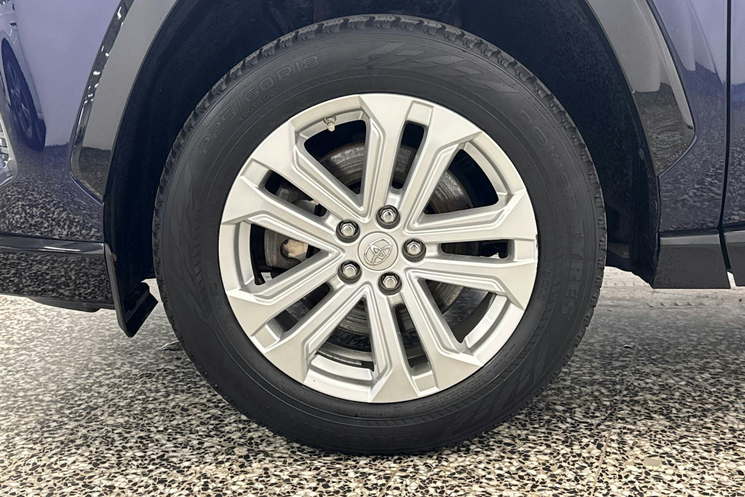sininen Toyota RAV4 2020 kuva 34.