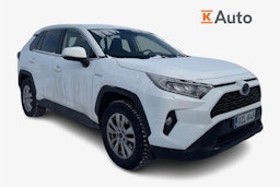 Valkoinen Toyota RAV4 2020 kuva 1.