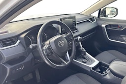 Valkoinen Toyota RAV4 2020 kuva 3.