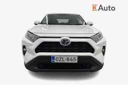 Valkoinen Toyota RAV4 2020 kuva 5.