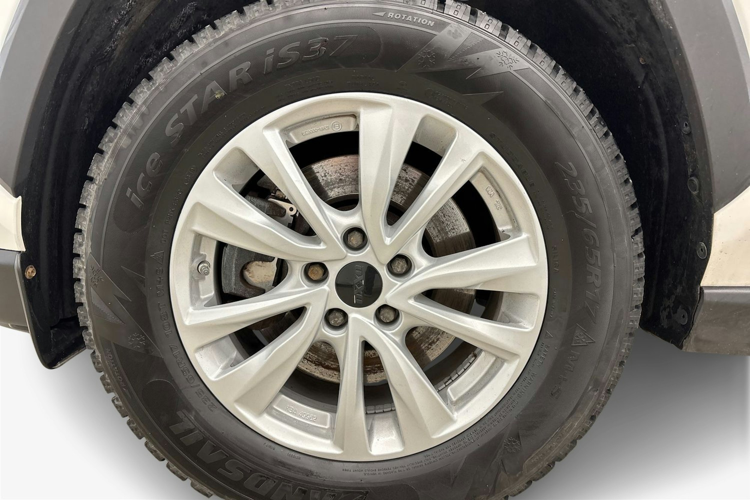 Valkoinen Toyota RAV4 2020 kuva 11.