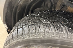 Valkoinen Toyota RAV4 2020 kuva 13.